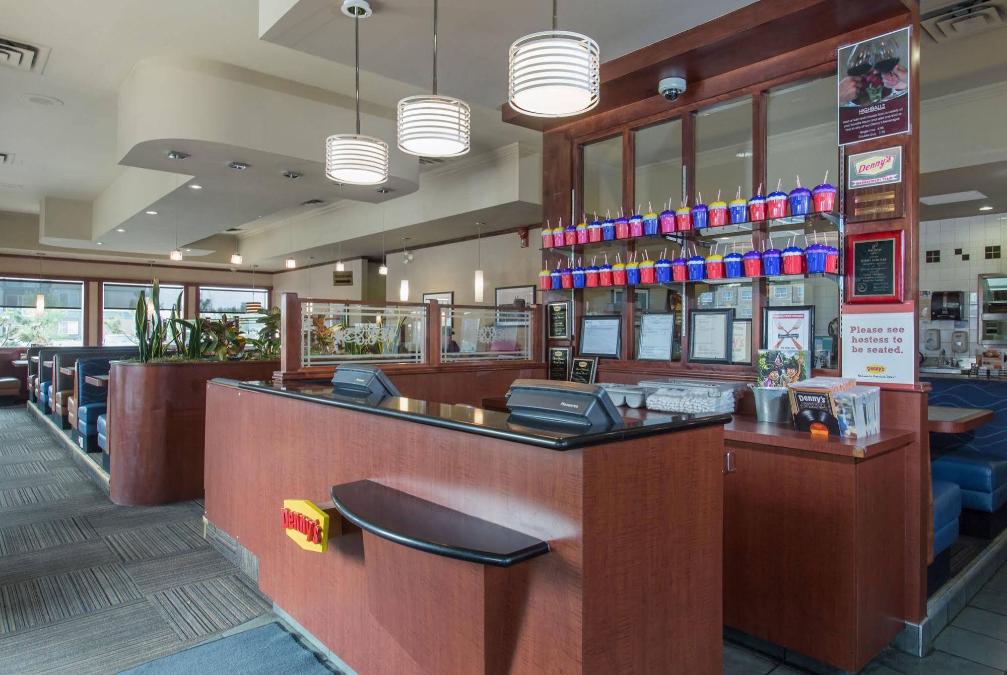 Sandman Hotel Red Deer Dış mekan fotoğraf
