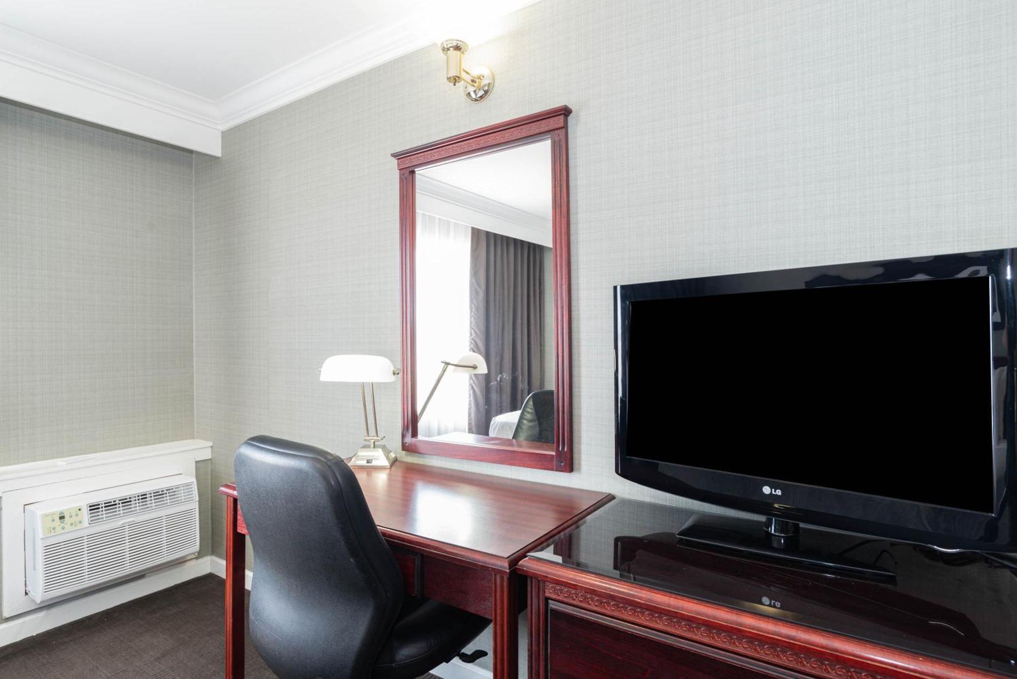 Sandman Hotel Red Deer Dış mekan fotoğraf
