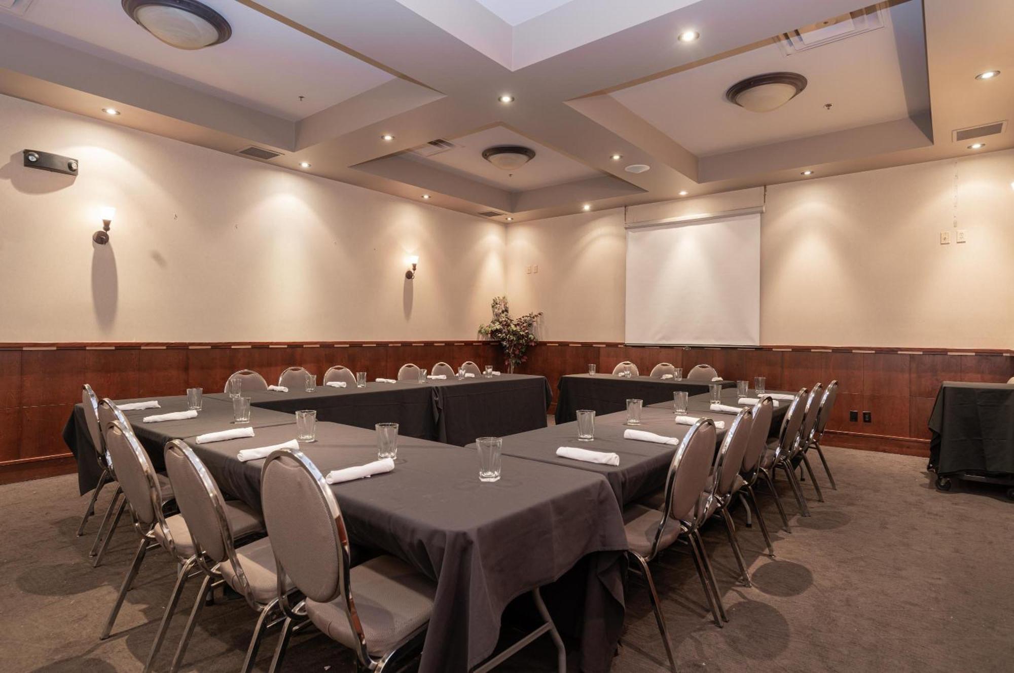 Sandman Hotel Red Deer Dış mekan fotoğraf